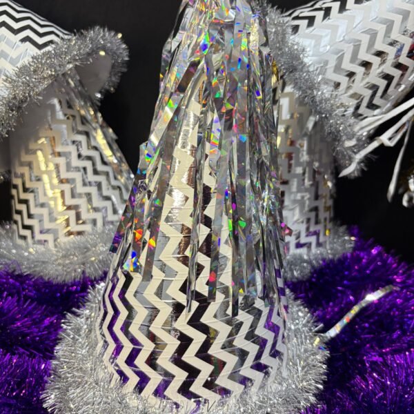 Gümüş Beyaz Zigzag Desenli Püsküllü Parti Şapkası Tüylü Doğum Günü Şapkası 6'lı | ENG-600 |