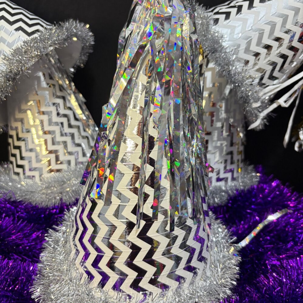 Gümüş Beyaz Zigzag Desenli Püsküllü Parti Şapkası Tüylü Doğum Günü Şapkası 6'lı | ENG-600 |