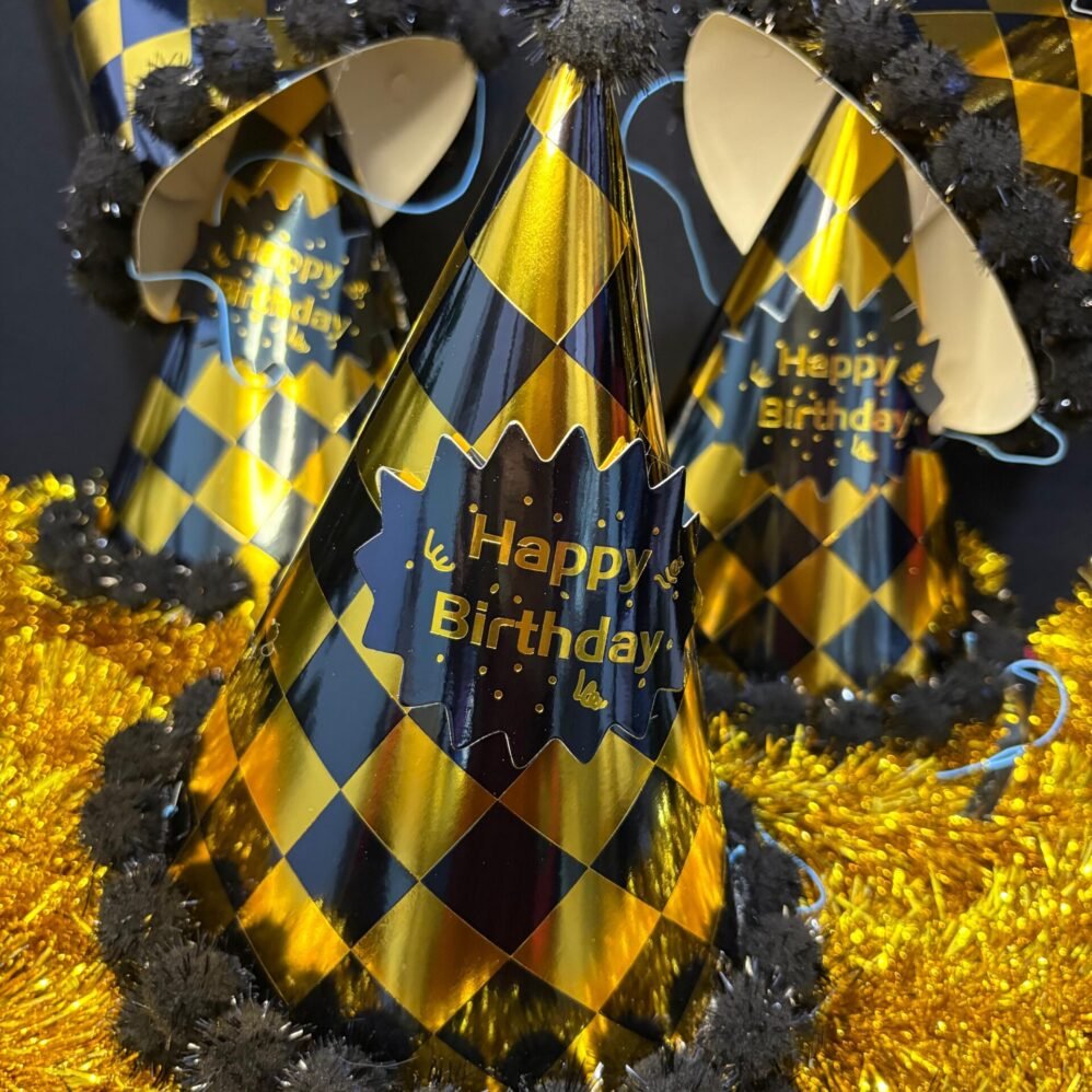 Parlak Gold ve Siyah Desenli Happy Birthday Parti Şapkası 6'lı Tüylü Doğum Günü Şapkası | ENG-602 |