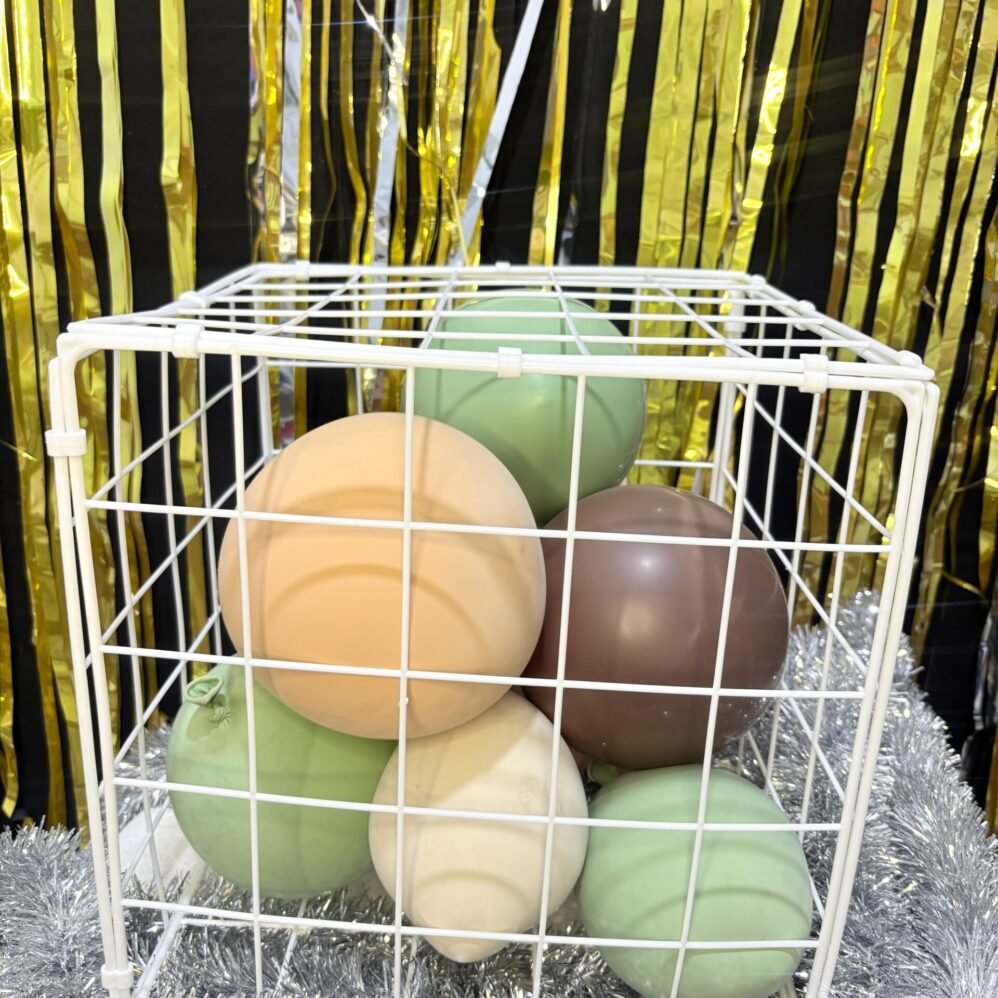 Beyaz Plastik Dekoratif Kutu – Balonlar Hariçtir (Sadece Kutu Satılır)