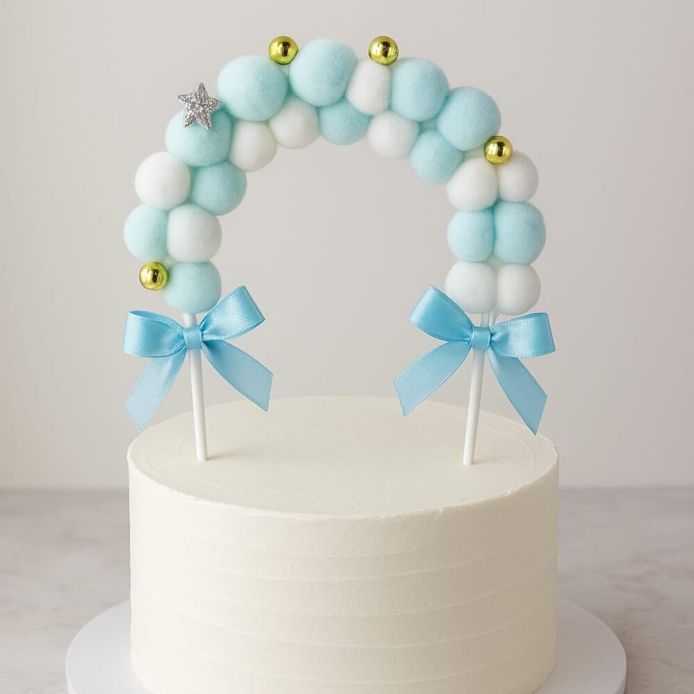 Pasta Süsü Mavi Beyaz Ponponlu Yay Şekli – Bebek Doğum Günü Cake Topper